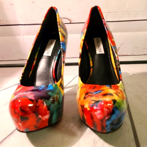 STEVE MADDEN "NALA" PLATFORM HEELS - Picture 2 of 9